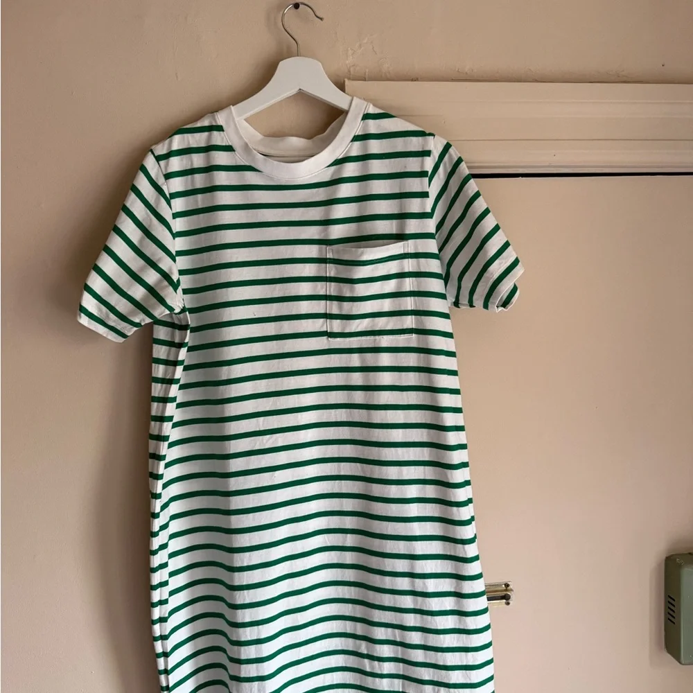 Everlane Green and White Striped Tee - Picture 1 of 3